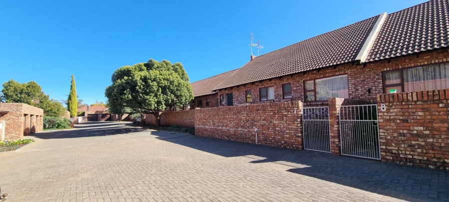 3 Bedroom Property for Sale in Langenhovenpark Free State